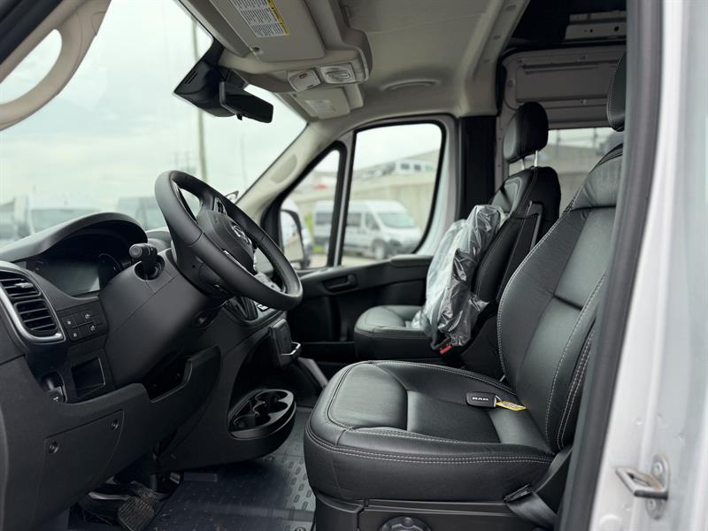 ram ProMaster fourgon vitré 2025 - 8