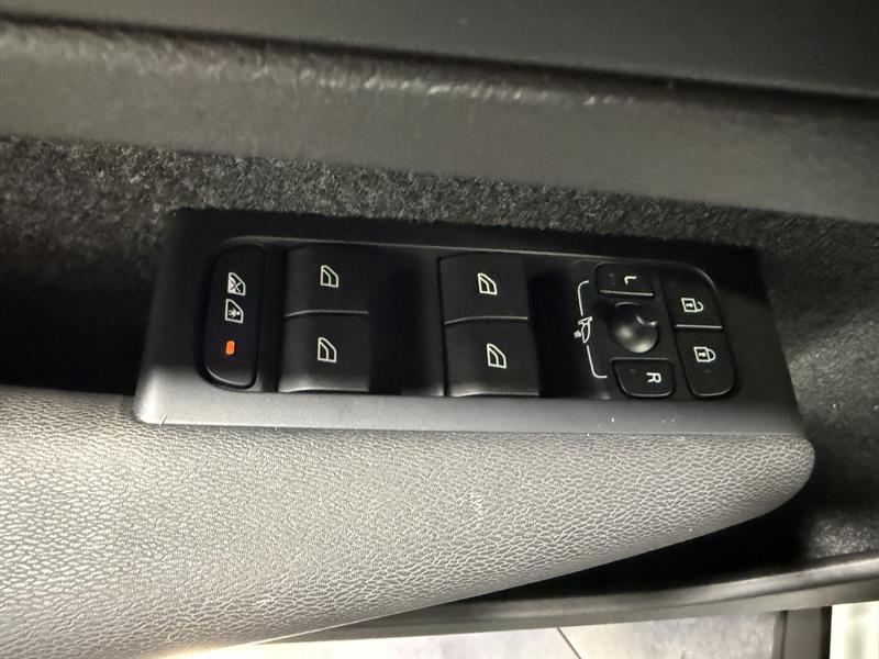 volvo Recharge XC40 tout électrique 2023 - 13