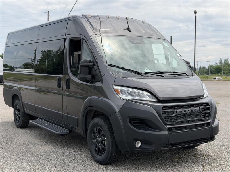 ram ProMaster fourgon vitré 2025