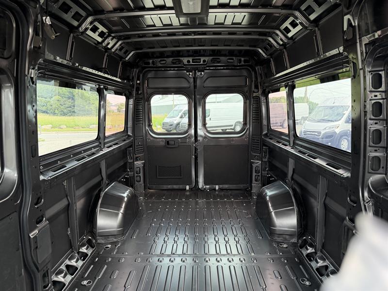 ram ProMaster fourgon vitré 2025 - 11