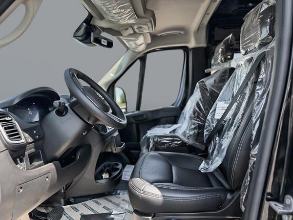 ram ProMaster fourgon vitré 2025 - 8