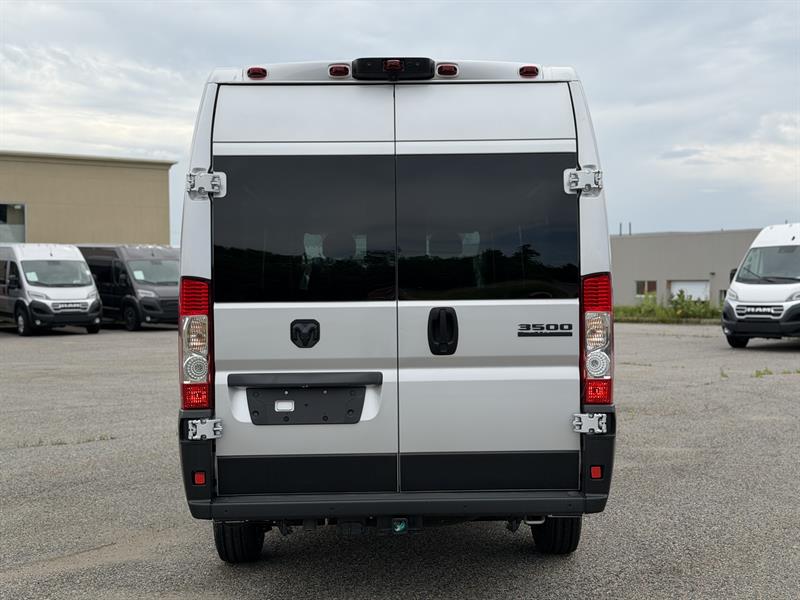 ram ProMaster fourgon vitré 2025 - 4