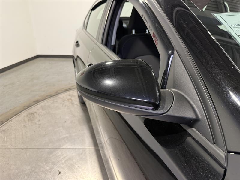 kia Forte 2021 - 9
