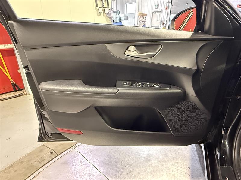 kia Forte 2021 - 11