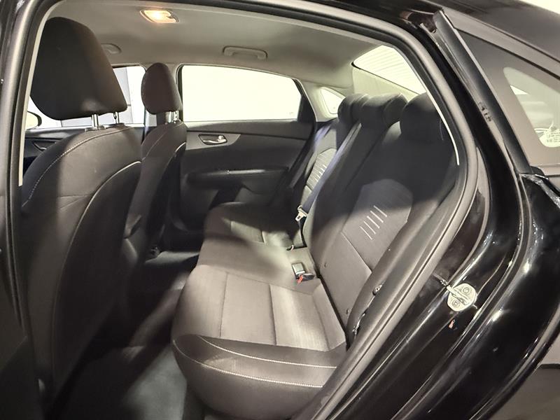 kia Forte 2021 - 24