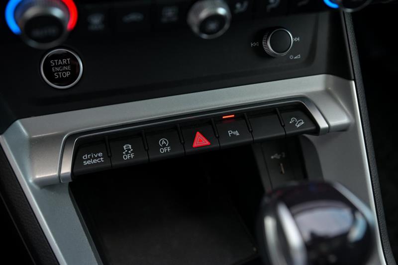 audi Q3 2022 - 23