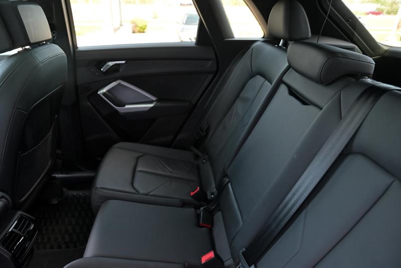 audi Q3 2022 - 27