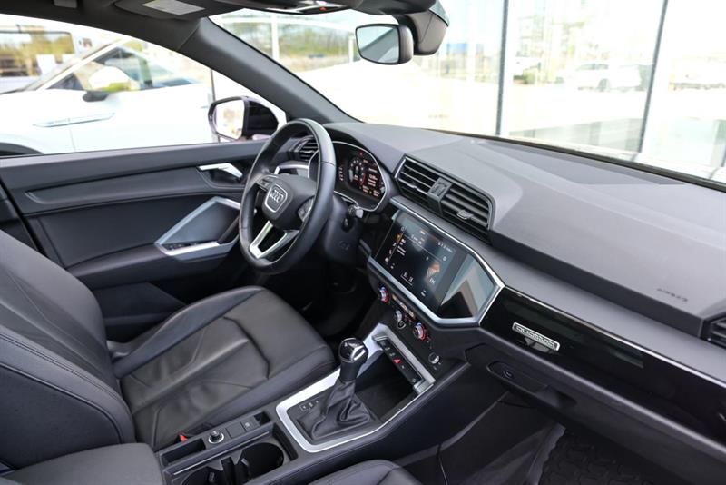 audi Q3 2022 - 29