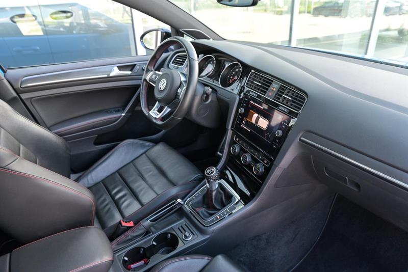 volkswagen Golf GTI 2021 - 24