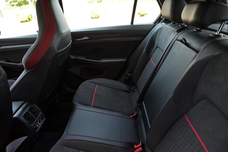 volkswagen Golf GTI 2025 - 24