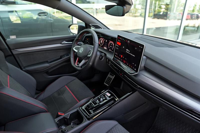 volkswagen Golf GTI 2025 - 26