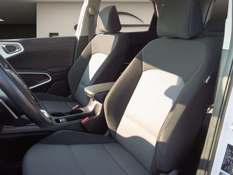 kia Soul EV 2023 - 14