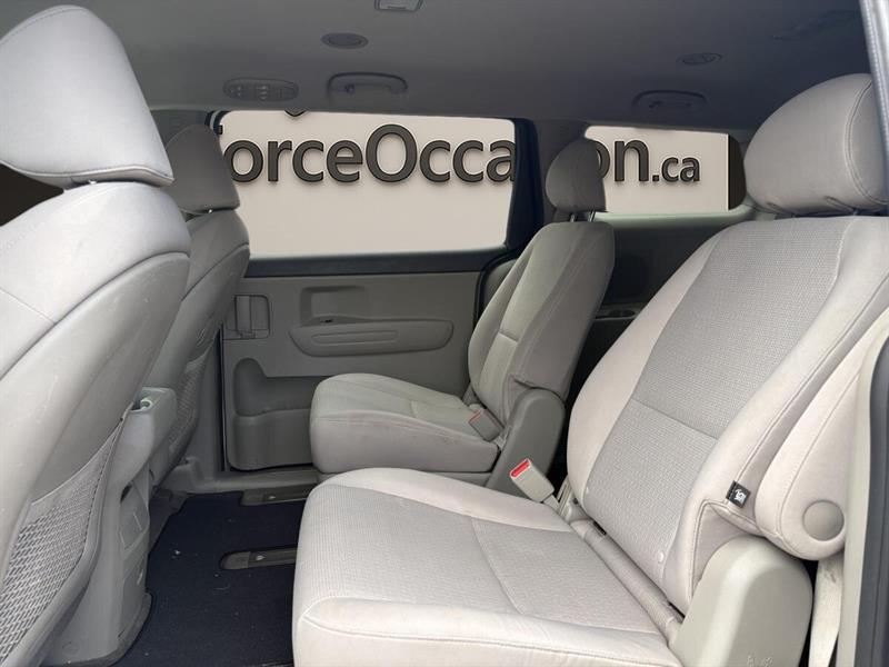 kia Sedona 2017 - 8