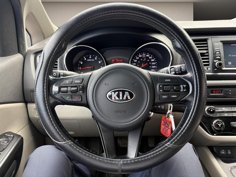 kia Sedona 2017 - 12
