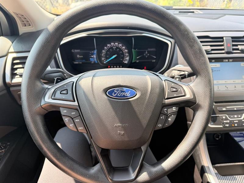 ford Fusion 2017 - 24