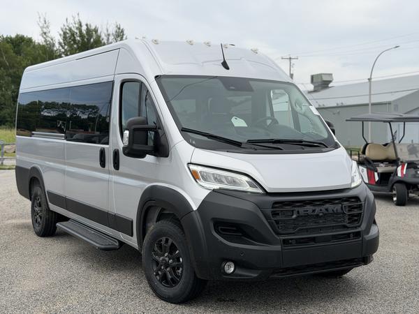 ram ProMaster fourgon vitré 2025