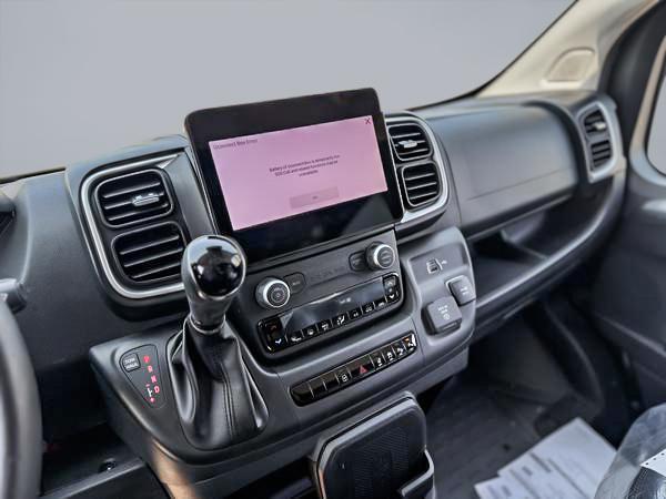 ram ProMaster fourgon vitré 2025 - 10