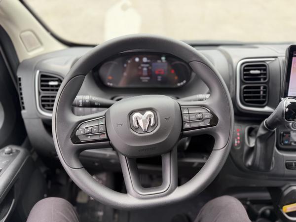 ram ProMaster fourgonnette utilitaire 2025 - 9