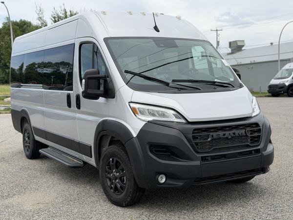 ram ProMaster fourgon vitré 2025