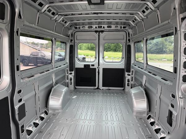 ram ProMaster fourgon vitré 2025 - 11