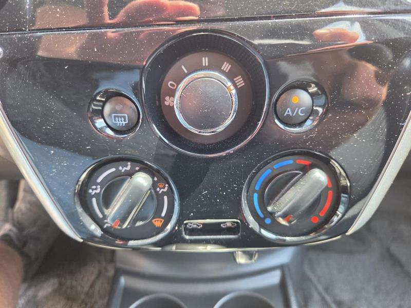 nissan Versa Note 2015 - 21