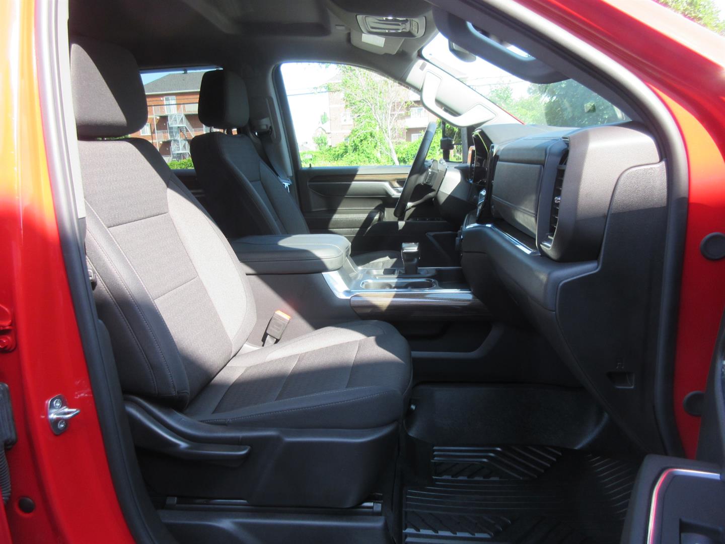 chevrolet Silverado 1500 2024 - 26