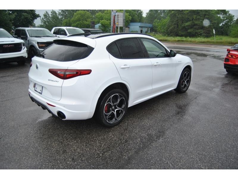 alfa romeo Stelvio 2022 - 5