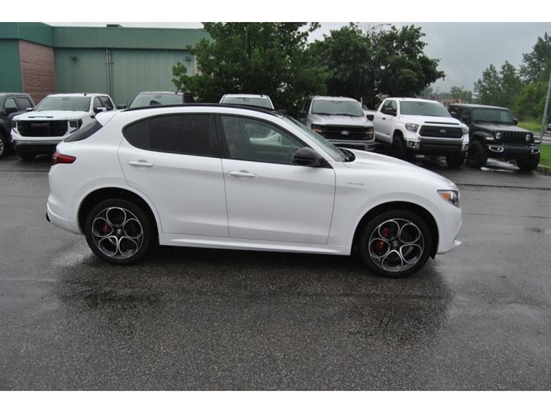 alfa romeo Stelvio 2022 - 6