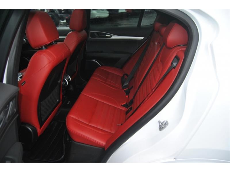 alfa romeo Stelvio 2022 - 10
