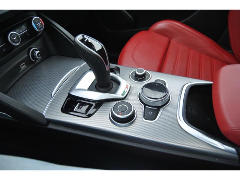alfa romeo Stelvio 2022 - 22