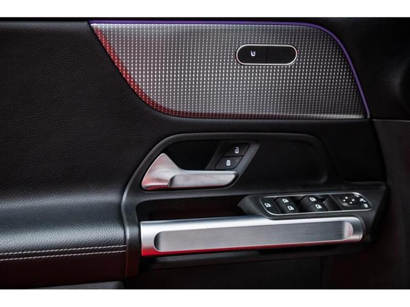 mercedes-benz GLB250 2022 - 17