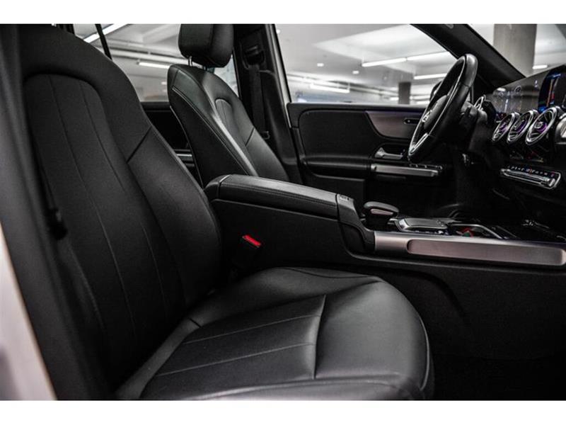 mercedes-benz GLB250 2022 - 18