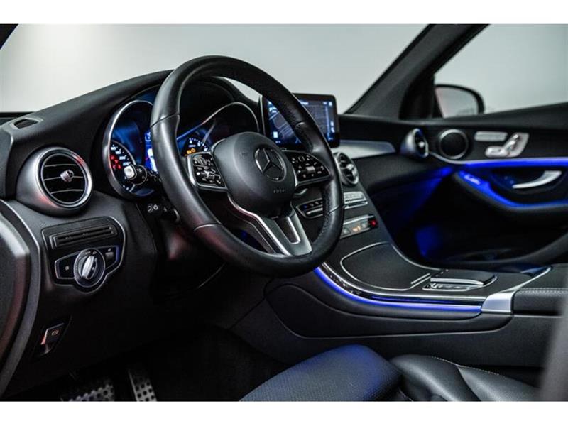 mercedes-benz GLC300 2022 - 15