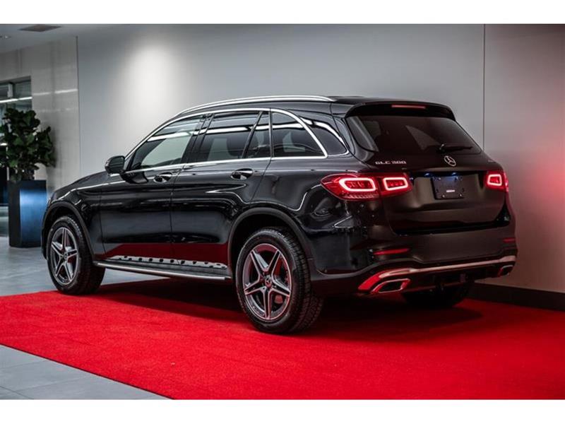 mercedes-benz GLC300 2022 - 21
