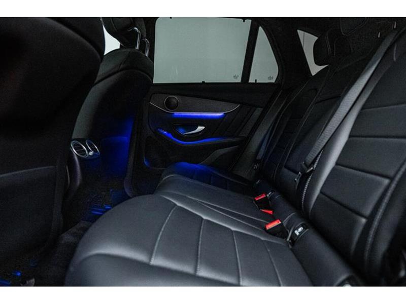 mercedes-benz GLC300 2022 - 29