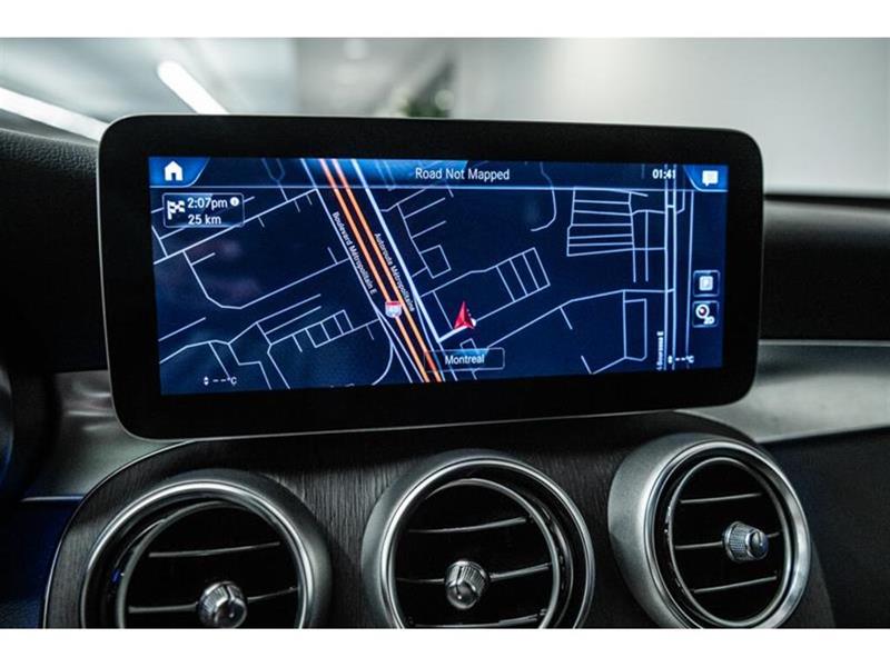mercedes-benz GLC300 2022 - 32