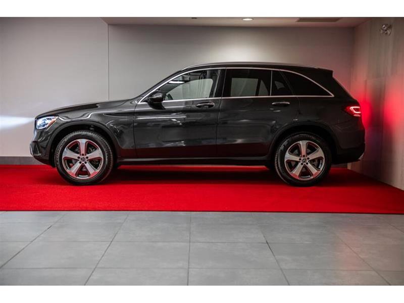 mercedes-benz GLC300 2022 - 6