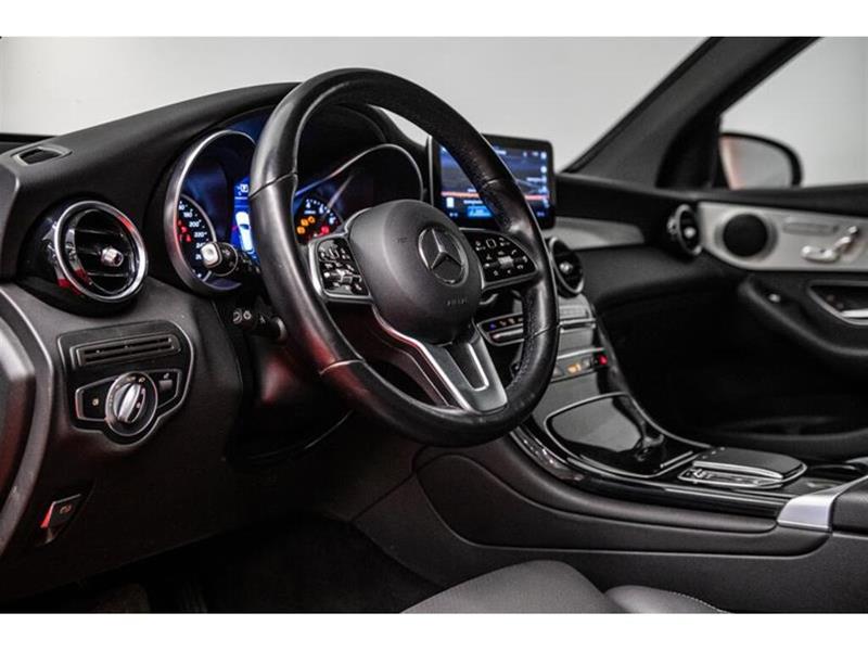 mercedes-benz GLC300 2022 - 15