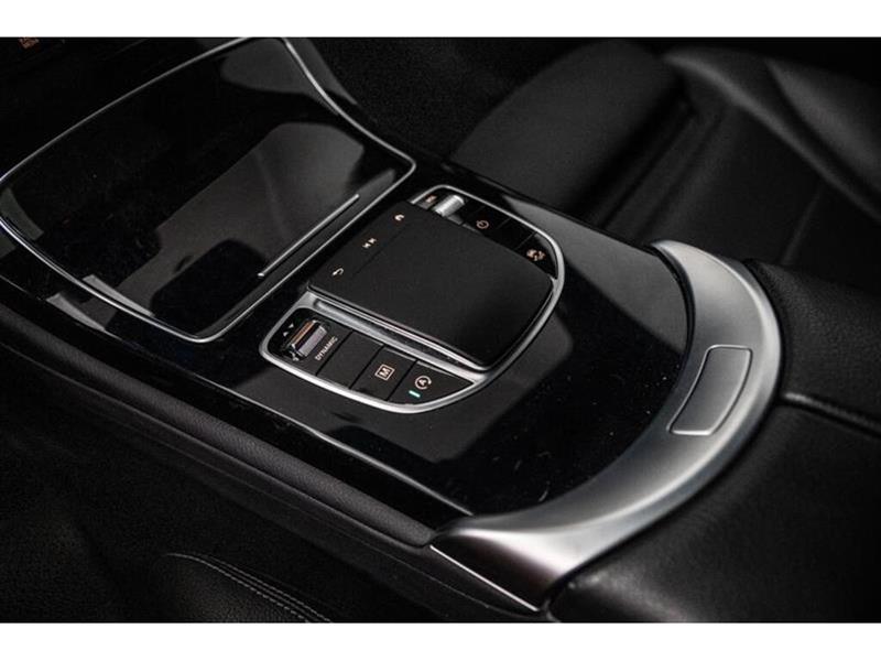 mercedes-benz GLC300 2022 - 16