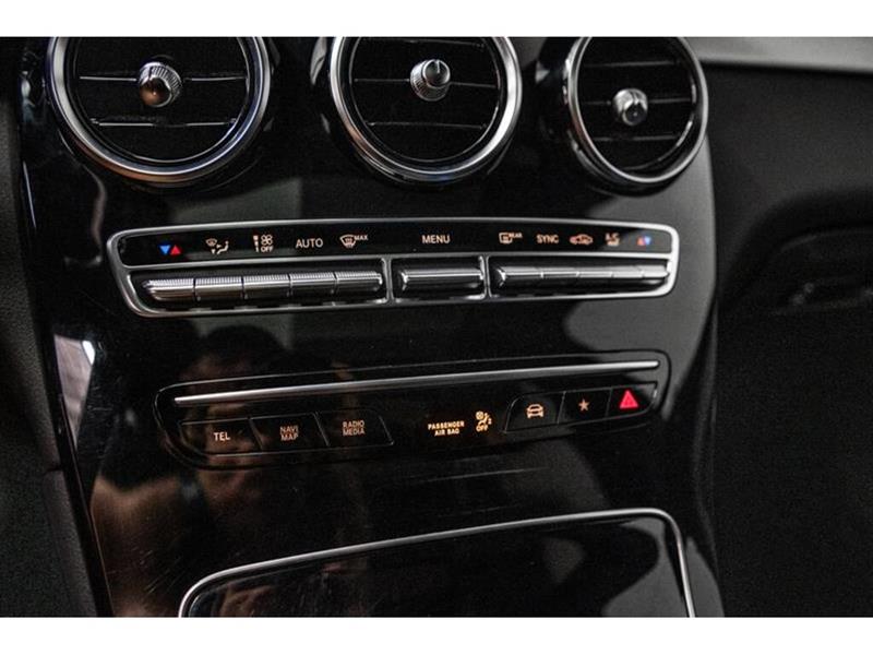 mercedes-benz GLC300 2022 - 30