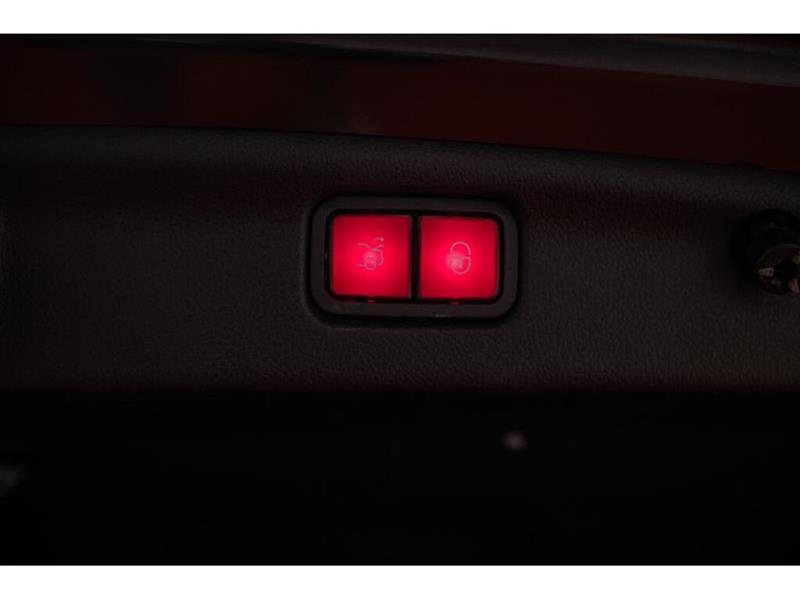 mercedes-benz C300 2023 - 4