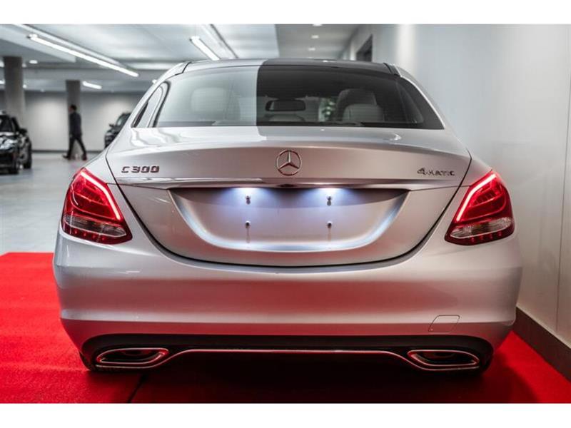 mercedes-benz C300 2016 - 19