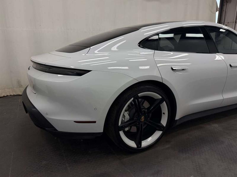 porsche Taycan 2020 - 12
