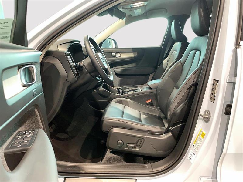 volvo XC40 2025 - 7