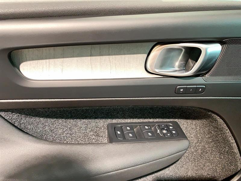 volvo XC40 2025 - 8