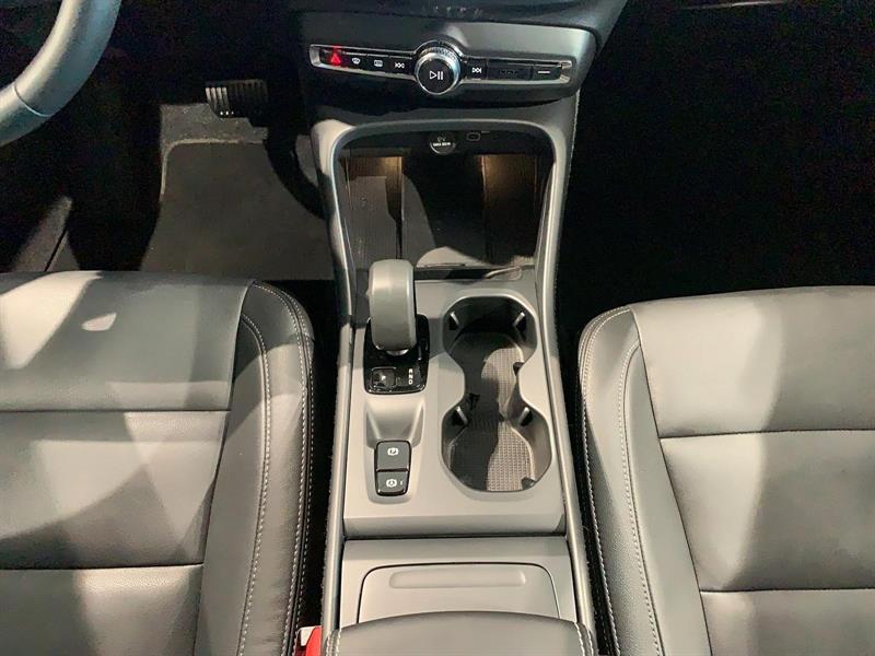 volvo XC40 2025 - 14