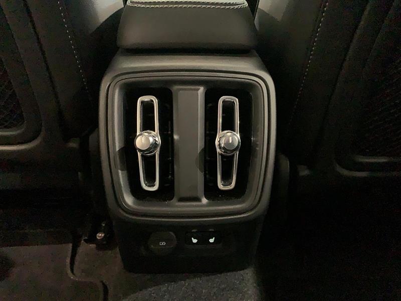 volvo XC40 2025 - 15