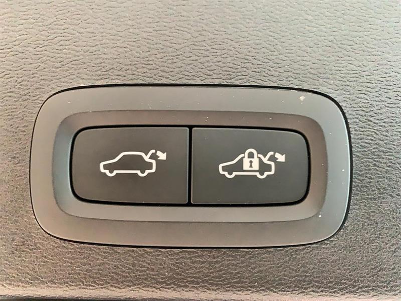 volvo XC40 2025 - 19