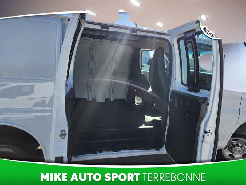 chevrolet Express 2023 - 12