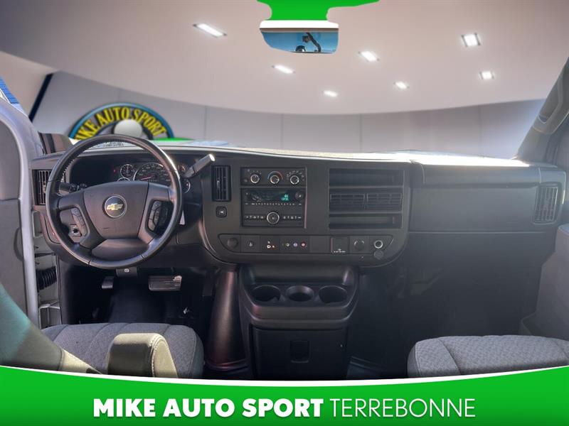 chevrolet Express 2023 - 26